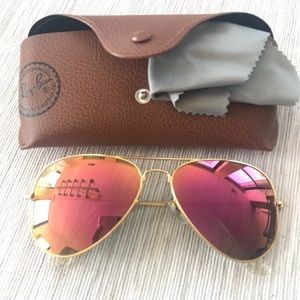 Pink and gold Ray-Ban Aviator